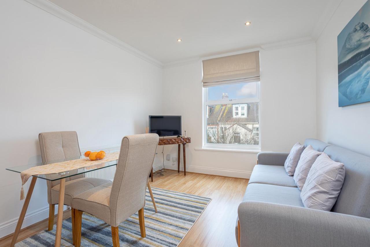 Luxury Granada Apartments - 1 & 2 Bed Flats W Free Parking Perfect For Contractors, Students Near The Beach Портсмут Екстер'єр фото